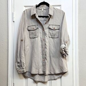 Chelsea & Violet Gray Tencel Button Up Top, Size M